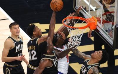 НБА: Финикс сравнял счет в серии с Лейкерс, Атланта разобралась с Никс