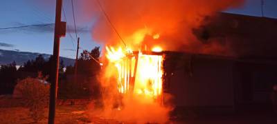 Восемь человек спасли пожарные из горящего дома в районе Карелии(ФОТО)