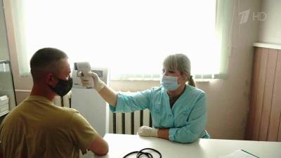 В России все больше людей получают защиту от коронавируса
