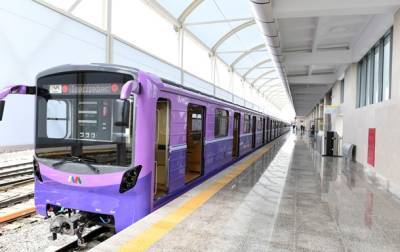 В Баку впервые за полгода возобновили работу метрополитена