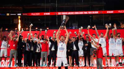 Турецкий "Анадолу Эфес" впервые выиграл баскетбольную Евролигу