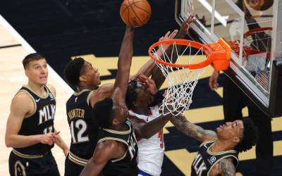НБА: Атланта обыграла Нью-Цорк, Финикс сравнял счет в серии с Лейкерс