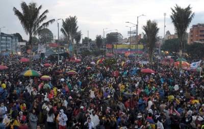 В Колумбии за месяц погибли десятки протестующих и мира
