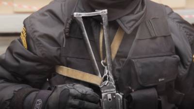 ФСБ России пресекла деятельность почти 100 подпольных оружейников
