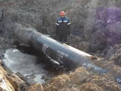В ЯНАО у «дочки» «Газпрома» порвало трубопровод, в землю попали углеводороды