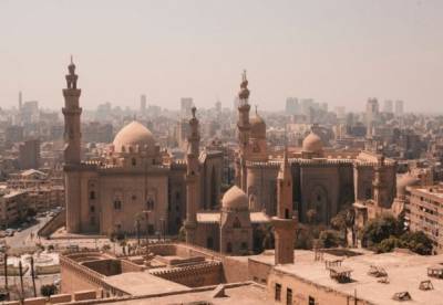 В Египте снимают ограничения на работу ресторанов и магазинов