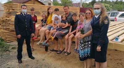 «Сгорел дотла»: как многодетная семья из Ярославля пережила страшную потерю