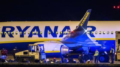 Стало известно об экстренной посадке борта Ryanair из-за угрозы взрыва