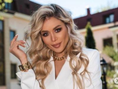 «Нет слов»: модельер Белла Потемкина разбила машину в ДТП в Москве