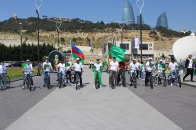 В Баку состоялся велопробег в честь Всемирного дня велосипеда и 30-летия независимости Туркменистана (ФОТО)