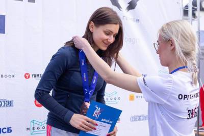 Сотрудница псковской Росгвардии стала призёром всероссийского полумарафона