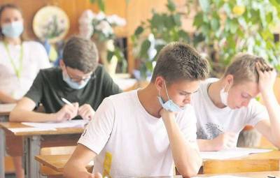 «В 10-й класс набора нет». На Украине — скандал из-за реформы в школах