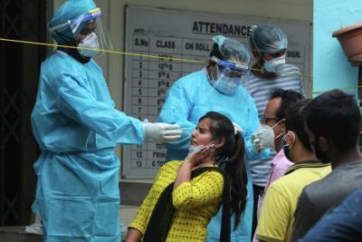 Подхватил "черный", "белый" и "желтый" грибок: в Индии умер пациент с коронавирусом