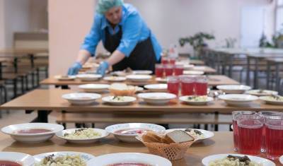 Путин призвал допустить родительские комитеты к организации питания в школах