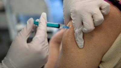 Не отходя от грядок: в Ленобласти открылись пункты вакцинации для дачников