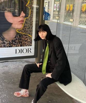 Носить мужской галстук — это красиво. Доказывает любимица Dior и Givenchy София Стейнберг из Новосибирска
