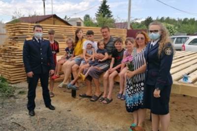 В Ярославской области следователи собрали деньги на дом погорельцам