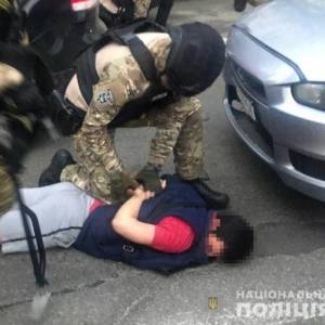 В Киеве задержали банду похитителей, которые избили и ограбили женщину. Фото. Видео