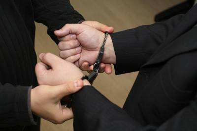 Суд арестовал полицейского, обвиняемого в убийстве водителя в Новосибирске