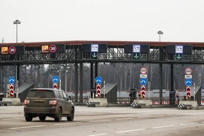В Госдуме рассказали о возможности водителей получить компенсацию из-за попадания в пробку на платной дороге