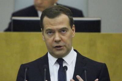 Дмитрий Медведев предложил ввести в России бесплатный проезд для школьников