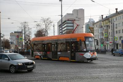 «Уралтрансмаш» начал поставлять трамваи в Крым