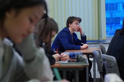 Кравцов заявил о важности проекта о приоритетном зачислении братьев и сестер в одну школу