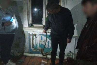 Житель Тверской области украл батарею из квартиры и вывез её на тележке