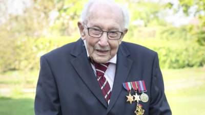 Британский ветеран, собравший миллионы для врачей, завещал им и тело