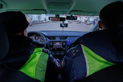 Псковским полицейским пришлось стрелять, чтобы остановить лихача-нарушителя
