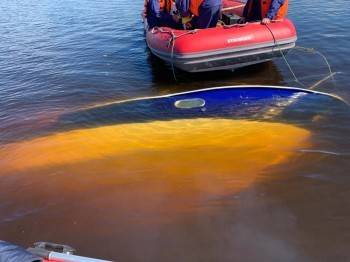 Потерпевший крушение в Кубенском озере катер найден