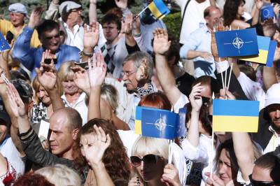 СМИ назвали три темы, которые могут вынести на референдум на Украине