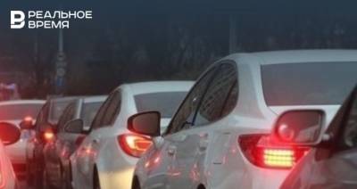 На дорогах Казани в понедельник вечером образовались 7-балльные пробки