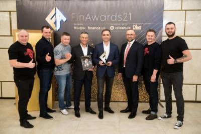 FinAwards 2021: какая дебетовая карта признана лучшей в Украине