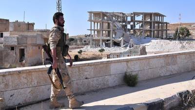Источник узнал о встрече сотрудника британских спецслужб с боевиками в Сирии