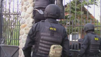 Сотрудники ФСБ задержали двоих нелегальных торговцев деталями самолетов под Омском
