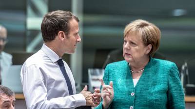 Макрон и Меркель отреагировали на скандал со слежкой США за политиками ЕС