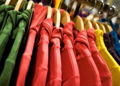 Тонкости шопинга: какую одежду стоит покупать только на распродажах