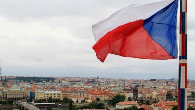 Чехия отменяет обязательное ношение масок и респираторов со следующей недели