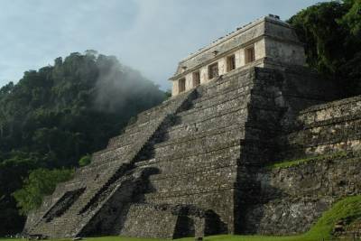 Президент Мексики попросил прощения у народа майя за причиненный вред