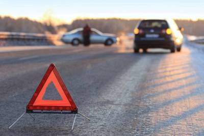 На трассе в Омской области в ДТП умер 43-летний водитель Lada