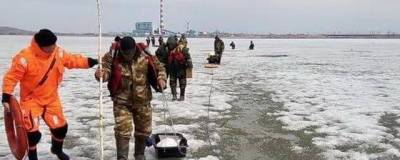 В Красноярском крае спасатели сняли с дрейфующей льдины 15 рыбаков