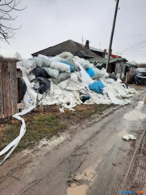 В Дальнем местный житель устроил свалку строительного мусора у дороги