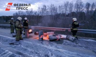 Дублер Сибирского тракта 12 часов стоит в пробке из-за ДТП с грузовиками