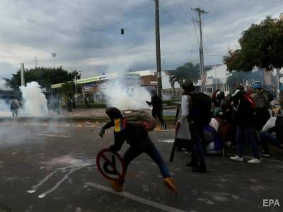 В Колумбии на протестах против налоговой реформы погибли почти 20 человек