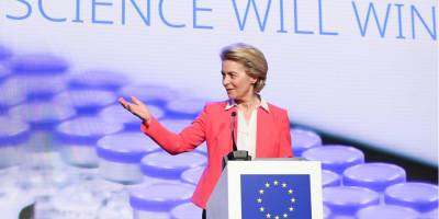 Председатель Еврокомиссии предлагает ЕС принимать вакцинированных туристов