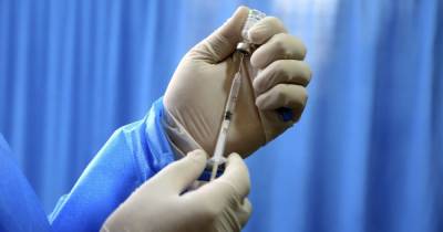 В течение суток прививки от коронавируса получили почти 50 тысяч украинцев
