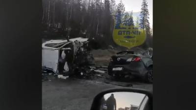 Три человека погибли в страшной аварии в Мурманской области