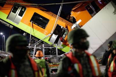 При крушении метромоста в Мехико погибли 15 человек