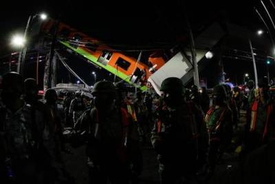 При обрушении метромоста в Мехико погибли дети